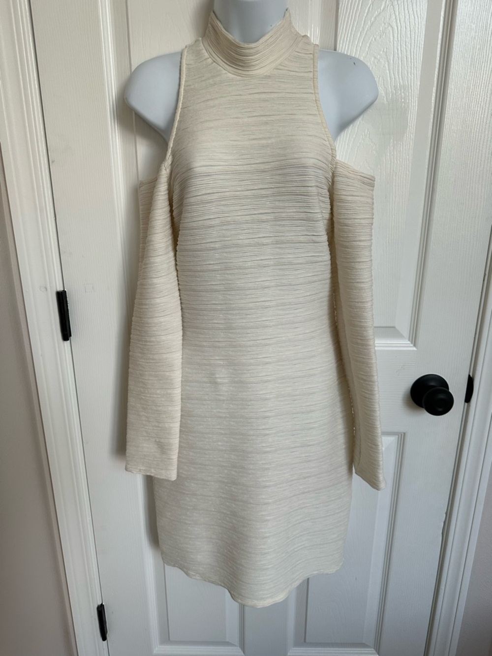 4SI3NNA Cream Cold-Shoulder Ribbed Mock Neck Dress